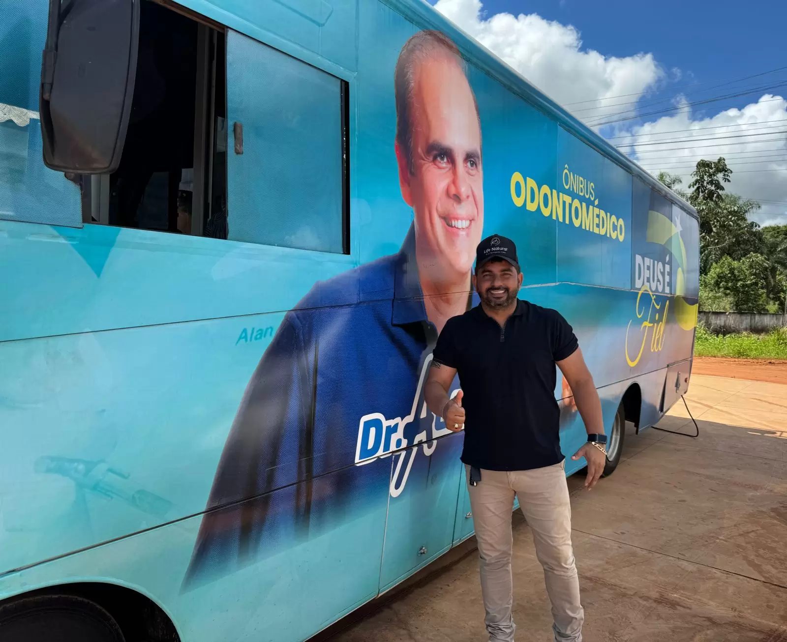 Ônibus Odontológico do Deputado Alan Queiroz Chega a Guajará-Mirim para Beneficiar a População Local